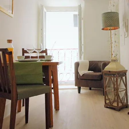 Apartment Vintage At Madragoa Typical Neighborhood Lisbon